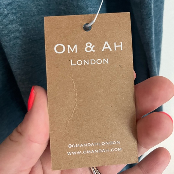 Om & Ah London “Be Kind” Roll Tee NWT Women’s Size XXL - Picture 4 of 8